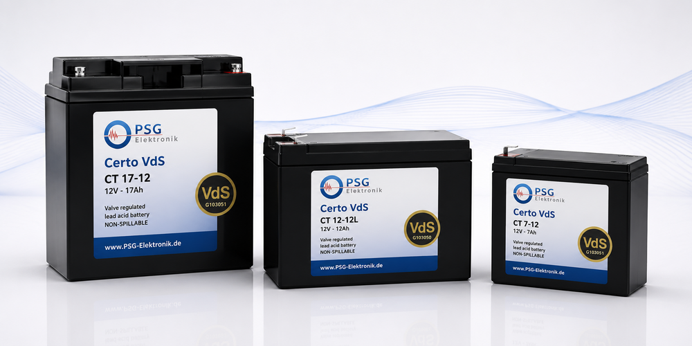 VDS Batterien: drei schwarze PSG-Certo-VdS-AGM-Batterien in verschiedenen Baugrößen (12V) mit goldenem VdS-Siegel